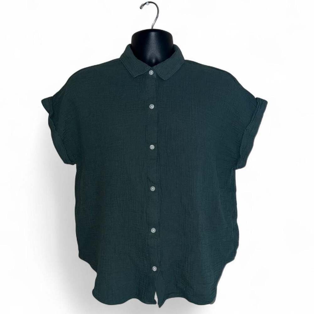 Jessica Simpson Women's Button-Down Short Sleeve Gauze Shirt in Dark Green